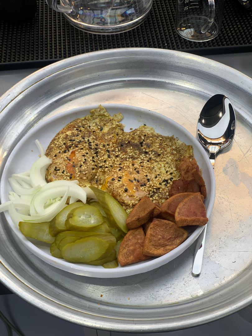 سالن زیبایی ساره بیات 