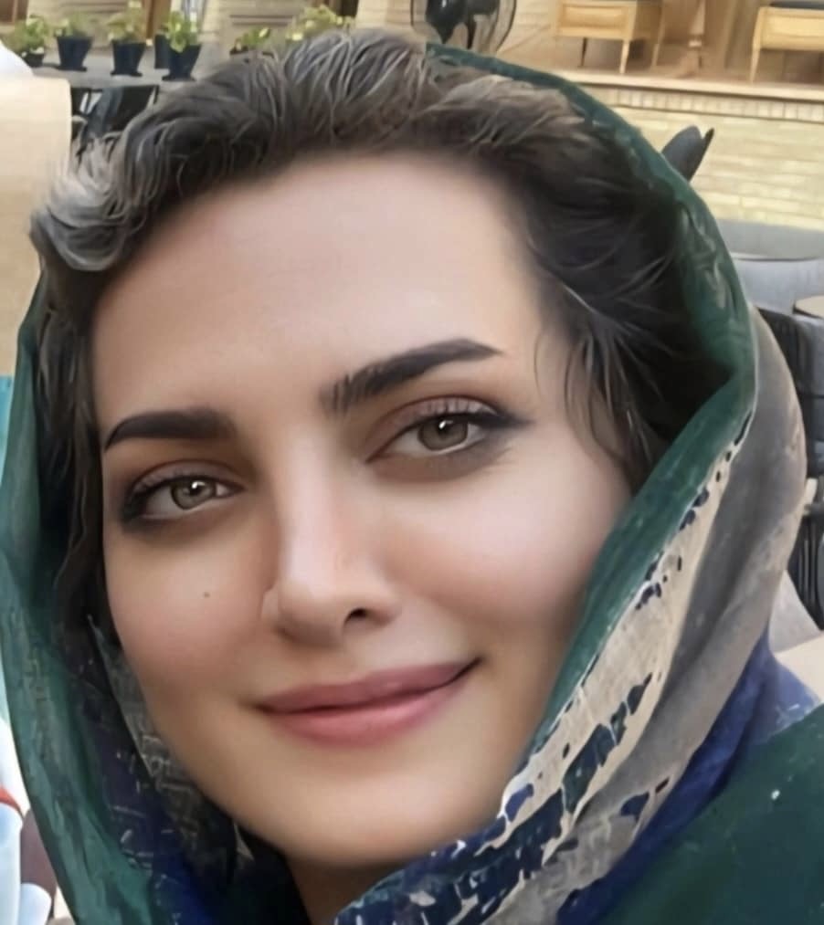 آتنا بخشی زاده 